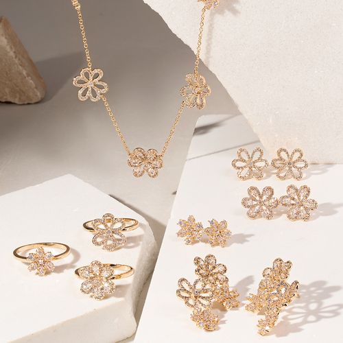 Brinco ear cuff flores zircônia branca banho de ouro 18k