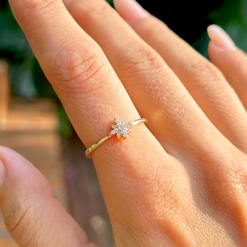 Anel estrela pequena zircônia branca banho de ouro 18k