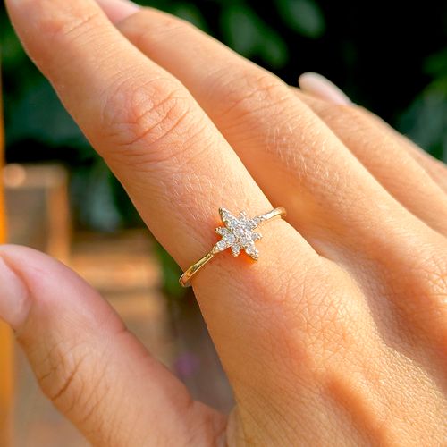 Anel estrela grande zircônia branca banho de ouro 18k
