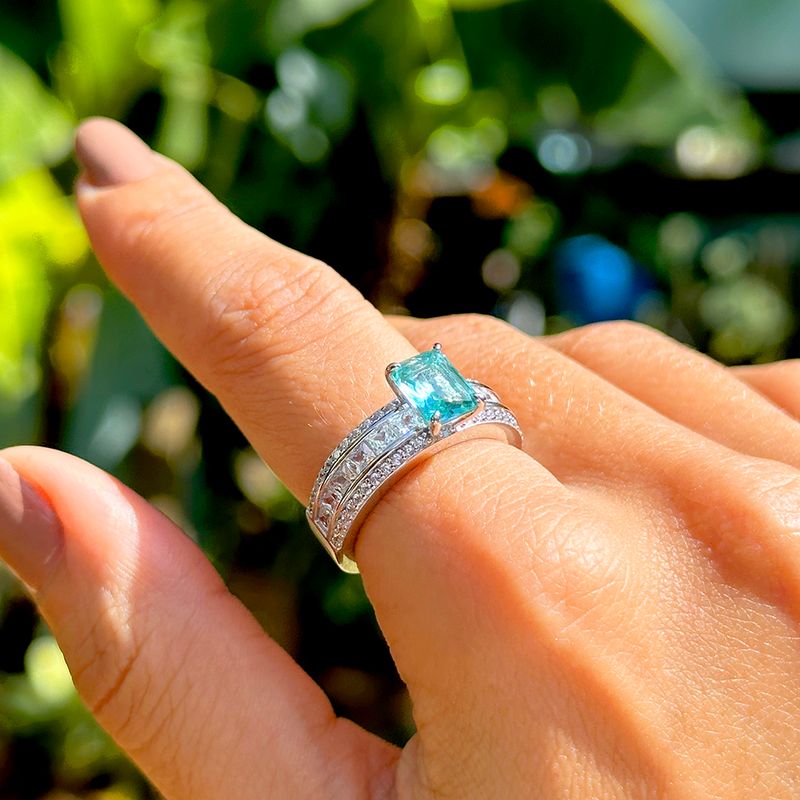 Anel-solitario-quadrado-cristal-paraiba-aro-cravejado-zirconias-brancas-em-prata-925