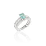 Anel-solitario-quadrado-cristal-paraiba-aro-cravejado-zirconias-brancas-em-prata-925