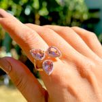 Anel-trio-gotas-cristal-rodolita-banhado-a-ouro-18k