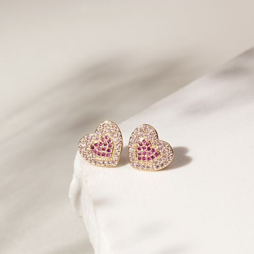Brinco coração duplo zircônia rosa e vermelha banho de ouro 18k