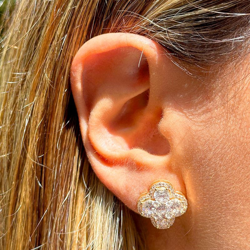 Brinco-trevo-brilhante-zirconias-brancas-ouro-18k