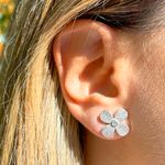 Brinco-Versatil-Flor-Cravejada-Pendulo-Perola-Prata-925-
