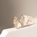 Brinco-Ear-Cuff-Asa-Zirconia-Branca-Banho-de-Ouro-18k-