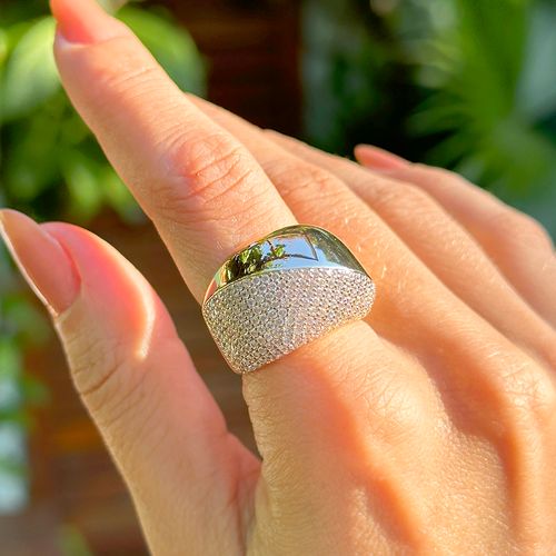Anel Lombada Meio a Meio Cravejado com Zircônia Branca Banho de Ouro 18k
