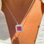 Colar-Cristal-Turmalina-Rosa-Moldura-com-Cravacao-Invisivel-de-Zirconias-Brancas-Banho-de-Rodio-Branco-50cm