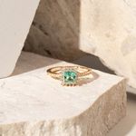 Anel-Quadrado-Cristal-Paraiba-Borda-Cravejada-de-Zirconias-Brancas-Banho-de-Ouro-18k
