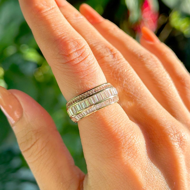 Alianca-Inteira-Cravacao-Trilho-de-Zirconia-Branca-Banho-de-Ouro-18k