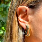 Brinco-Gota-Liso-33mm-Banho-de-Ouro-18k