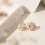 Brinco-Ponto-de-Luz-com-Zirconia-Branca-em-Cravacao-Inglesa-Banho-de-Ouro-18k