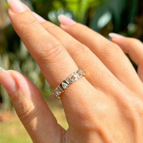 Anel Placas Cravejadas com Cristal Paraíba, Cristal Rodolita e Cristal Tanzanita Banho de Ouro 18k