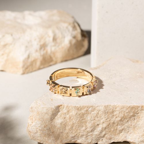 Anel Placas Cravejadas com Cristal Paraíba, Cristal Rodolita e Cristal Tanzanita Banho de Ouro 18k