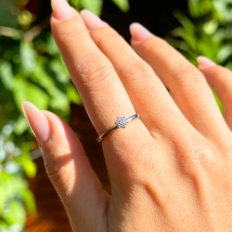 Anel-Solitario-Florzinha-Zirconia-Branca-Cravacao-Pave---Prata-925-