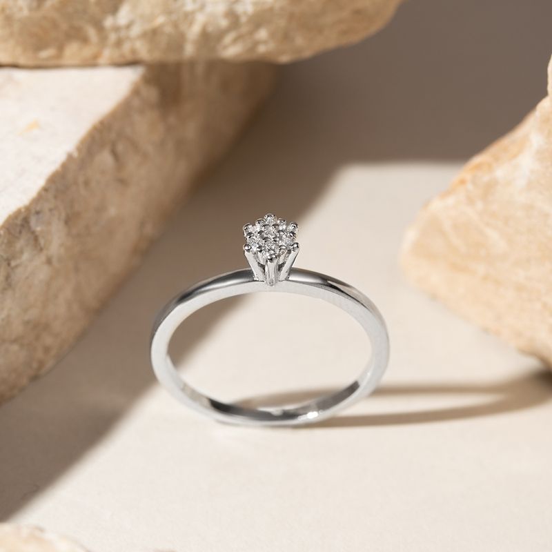 Anel-Solitario-Florzinha-Zirconia-Branca-Cravacao-Pave---Prata-925-