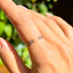 Anel-Aro-Aberto-com-Zirconia-Branca-em-Cravacao-Inglesa-e-Pave---Prata-925-