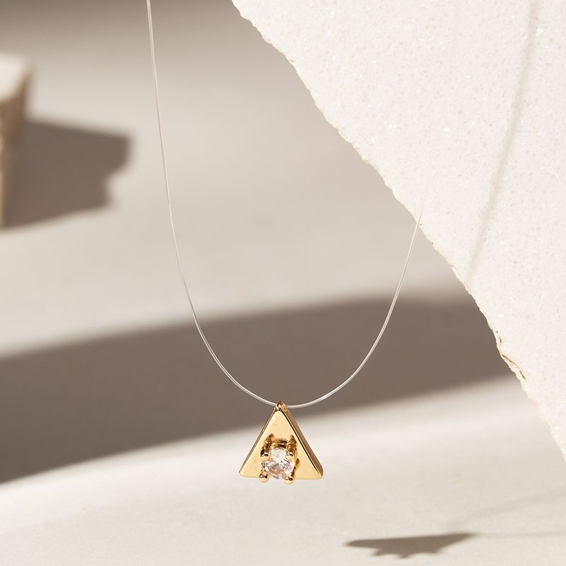 Colar-Triangulo-11-mm-Com-Zirconia-Branca-em-Fio-Invisivel---45-cm---Banho-de-Ouro-18k-