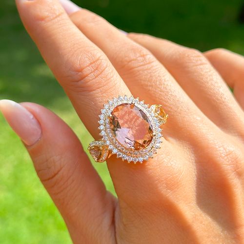 Anel Maxi Oval Cristal Rodolita com Zircônias Brancas - Banho de Ouro 18k