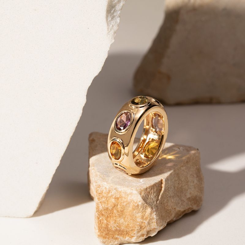 Anel-Alianca-Inteira-Cristal-Citrino-Cristal-Rodolita-e-Cristal-Peridoto-Ovais-Cravacao-Inglesa---Banho-de-Ouro-18k