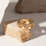 Anel-Alianca-Inteira-Cristal-Citrino-Cristal-Rodolita-e-Cristal-Peridoto-Ovais-Cravacao-Inglesa---Banho-de-Ouro-18k