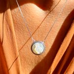 Colar-Escapulario-Nossa-Senhora-de-Fatima-em-Madreperola-e-London-Blue---60cm---Prata-925-