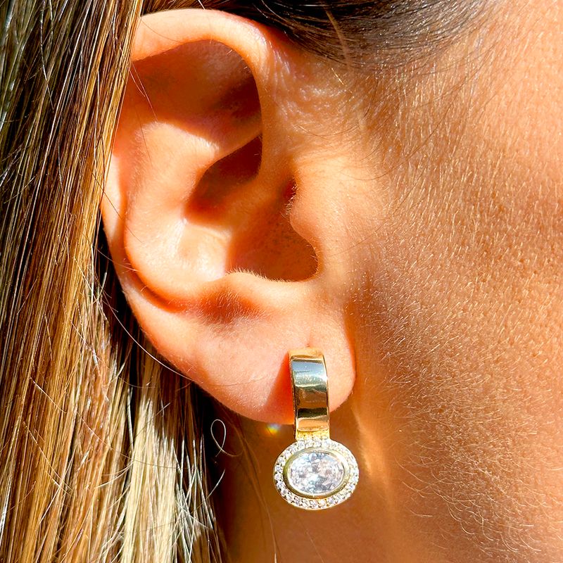 Brinco-Argola-Click-Zirconia-Branca-Oval-Cravejado---Banho-de-Ouro-18k-