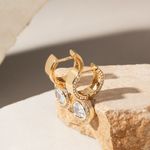 Brinco-Argola-Click-Zirconia-Branca-Oval-Cravejado---Banho-de-Ouro-18k-