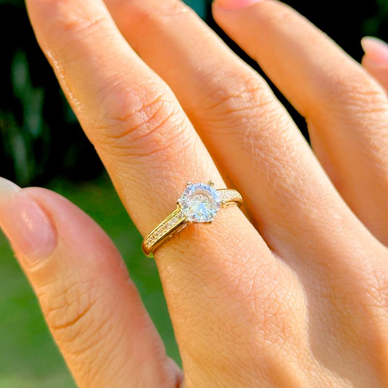 Anel-Solitario-Zirconia-Branca-Lateral-Cravejada---Banho-de-Ouro-18k-