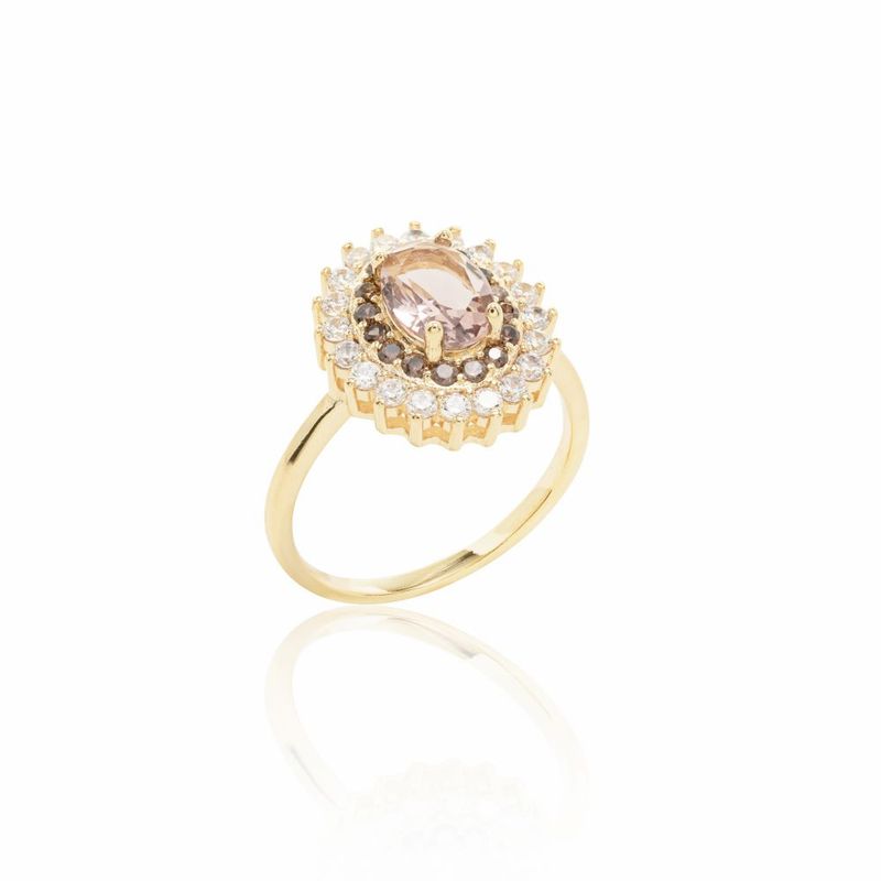 Anel-Oval-com-Cristal-Rodolita-e-Borda-Cravejada-com-Zirconias-Brancas-e-Chocolate---Banho-de-Ouro-18k