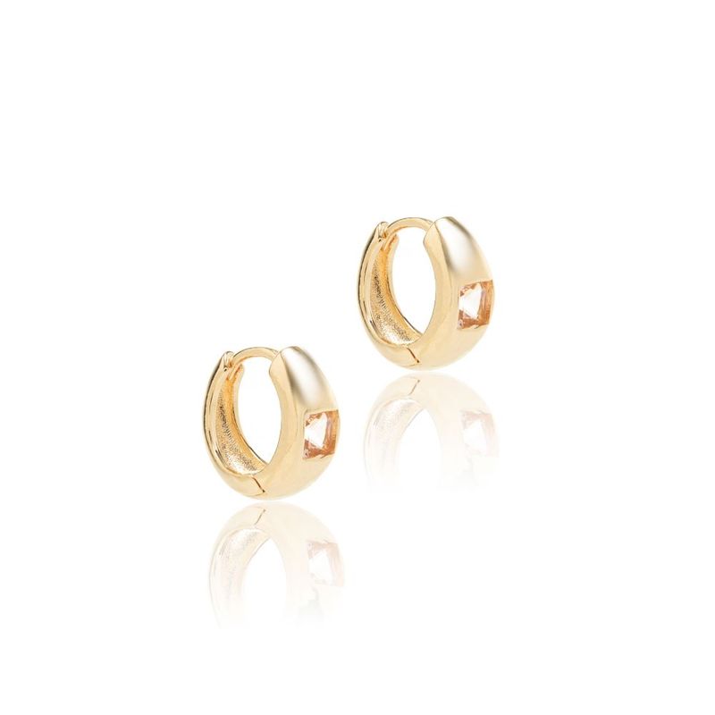Brinco-Argola-13-mm-com-Coracao-de-Cristal-de-Quartzo-Rosa-em-Cravacao-Inglesa---Banho-de-Ouro-18k