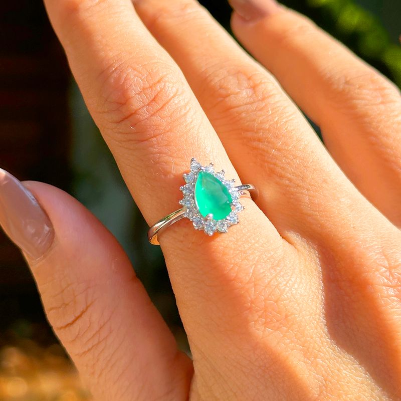 Anel-Gota-de-Cristal-Esmeralda-Cravejada-com-Zirconias-Brancas---Prata-925
