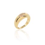 Anel-Alianca-com-Oval-Cravejado-de-Zirconias-Brancas---banho-de-Ouro-18k