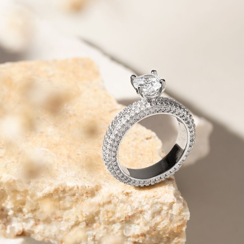 Anel-Solitario-Zirconia-branca---Aparador-Cravejado---Banho-de-Ouro-18k-e-Banho-de-Rodio-Branco