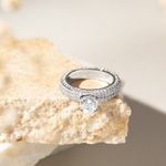 Anel-Solitario-Zirconia-branca---Aparador-Cravejado---Banho-de-Ouro-18k-e-Banho-de-Rodio-Branco
