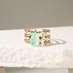 Anel-Gota-Fusion-Esmeralda-Colombiana-com-Zirconias-Coloridas---Banho-de-Ouro-18k