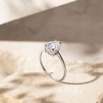 Anel-Gota-de-Zirconia-Branca-6-x-9-mm---Prata-925