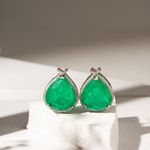 Brinco-gota-grande-fusion-esmeralda-com-cravacao-de-garra-prata-925
