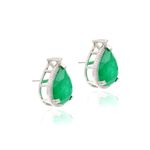 Brinco-gota-grande-fusion-esmeralda-com-cravacao-de-garra-prata-925