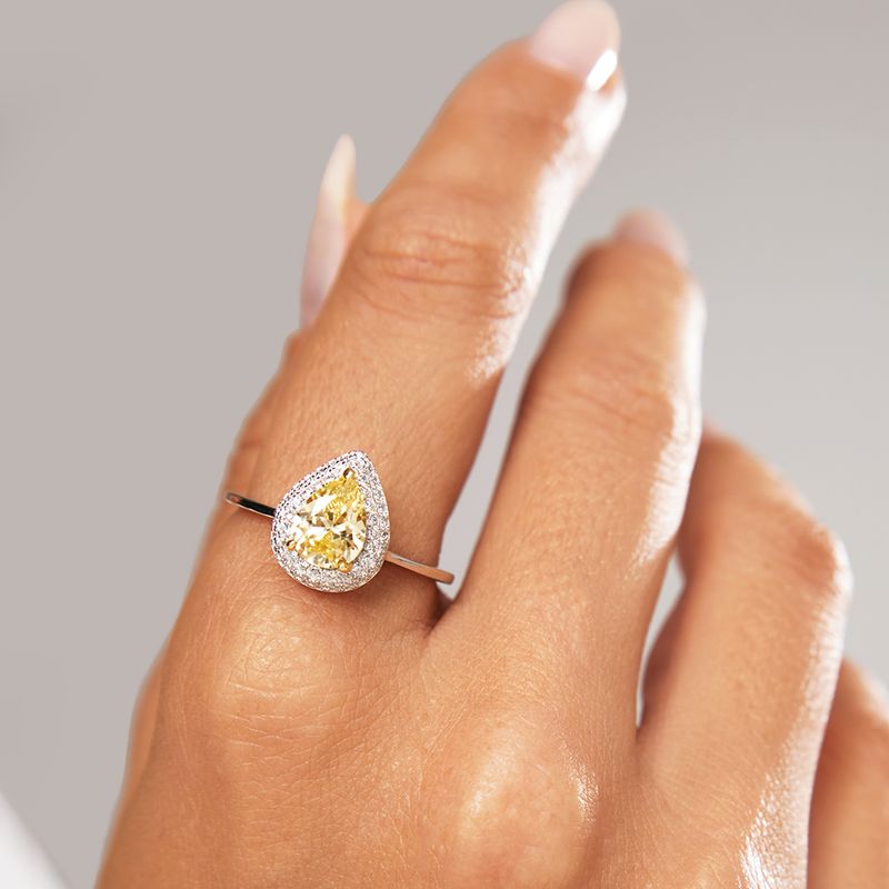 Anel-de-Cristal-Citrino-em-Gota-com-Borda-Cravejada---Prata-925-com-Banho-de-Rodio-Branco