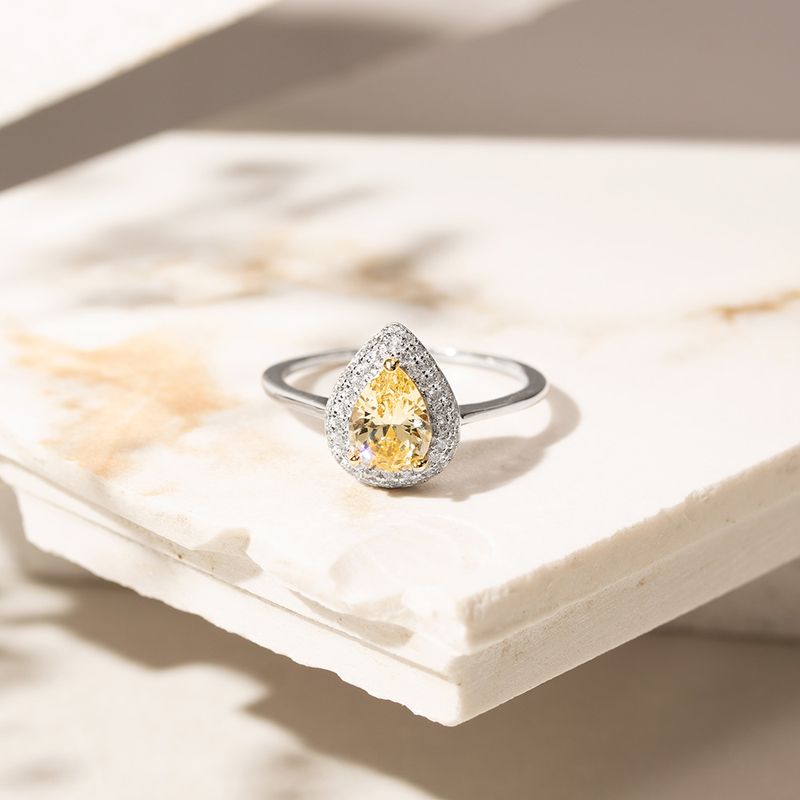 Anel-de-Cristal-Citrino-em-Gota-com-Borda-Cravejada---Prata-925-com-Banho-de-Rodio-Branco