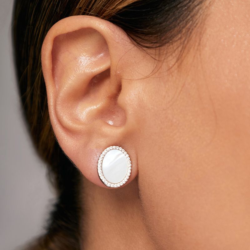 Brinco-Madreperola-Oval-com-Zirconias-Brancas---Prata-925