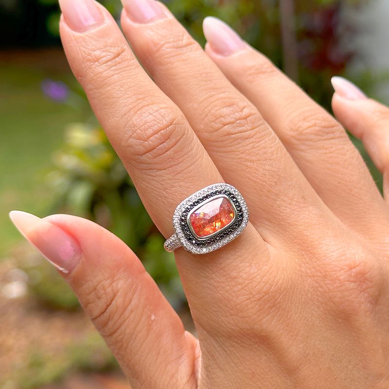 Anel-Retangular-de-Cristal-Ice-Morganita-com-Bordas-Cravejadas-de-Zirconias---Banho-de-Rodio-Branco-