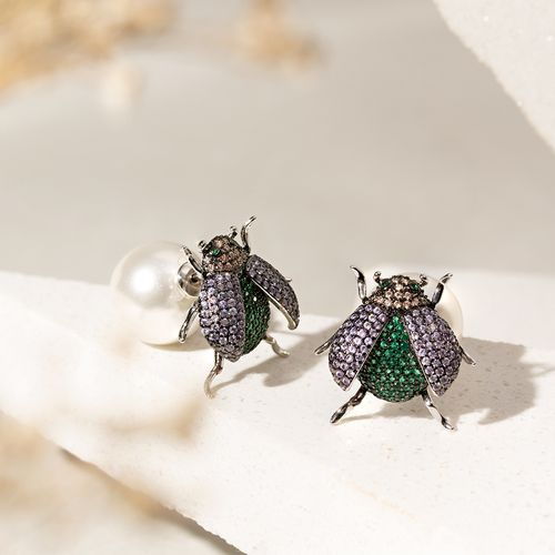 Brinco Bug com Zircônias Verdes, Roxas e Champagne e Fecho de Pérola - Banho de Ródio Branco