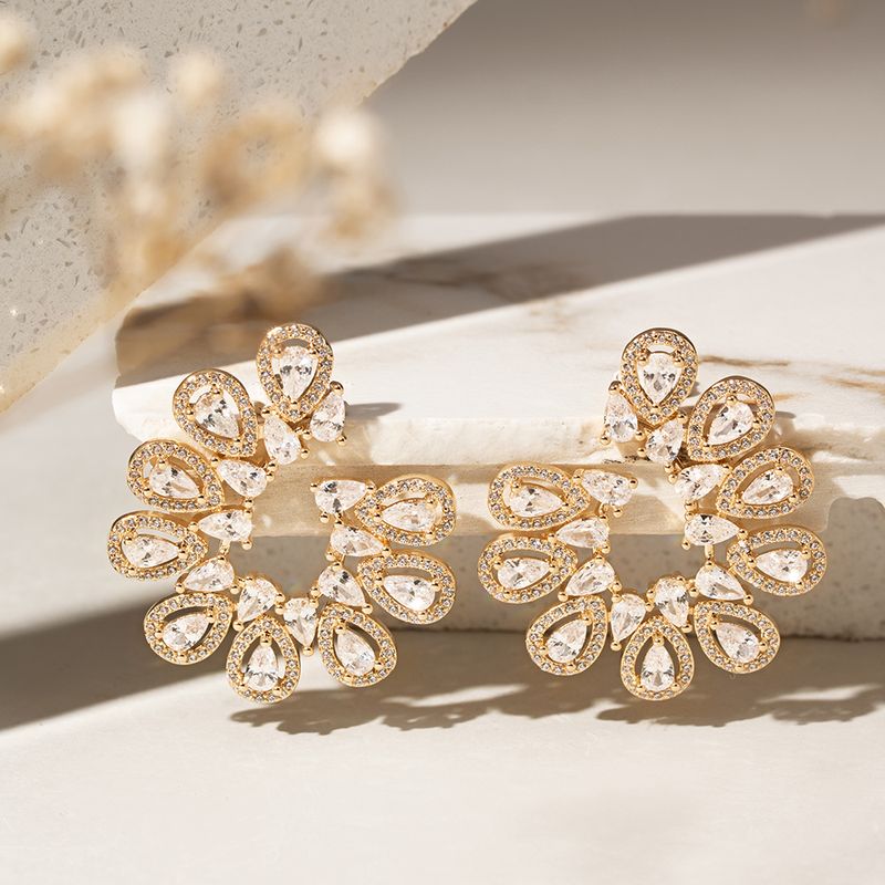 Brinco-de-Gotas-Cravejado-com-Zirconias-Brancas---Banho-de-Ouro-18k