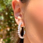 Brinco-de-Argola-Inteira-com-Zirconias-Brancas-em-Formato-de-Triangulos---Prata-925-