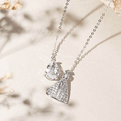 Colar Nossa Senhora Aparecida com Zircônia Branca e Gota de Cristal - Banho de Ródio Branco
