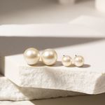 Kit-com-2-Pares-de-Brincos-de-Perola-Shell--12mm-e-8mm---Banho-de-Ouro-18k