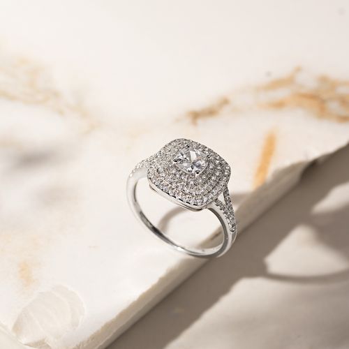 Anel com Zircônia Branca Quadrada e Bordas - Prata 925