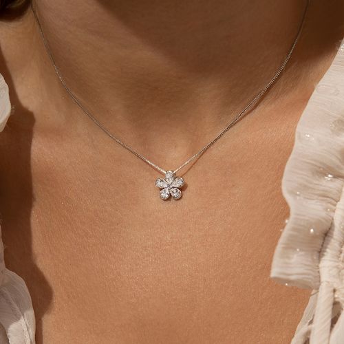 Colar Flor de Zircônias Brancas em Gotas - Prata 925